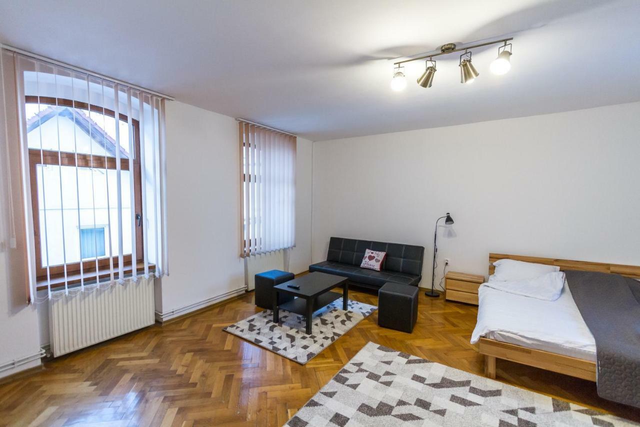 Pe Tocile Apartment Брашов Экстерьер фото